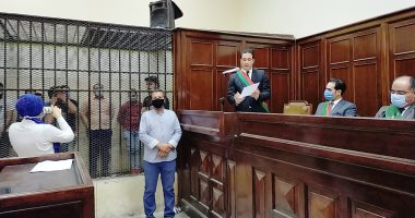 كواليس ساعة ونصف داخل غرفة المداولة بمحاكمة أحمد بسام زكى.. المتهم حضر بالملابس البيضاء وسط حراسة مشددة.. المحكمة تطلب خبير المساعدات الفنية.. والدفاع يطلب سماع شاهد الإثبات.. والتأجيل لجلسة 9 يناير المقبل