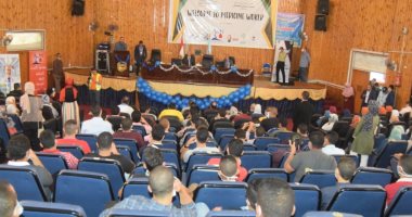كلية الطب البشرى بجامعة سوهاج تحتفل باستقبال طلابها الجدد.. صور