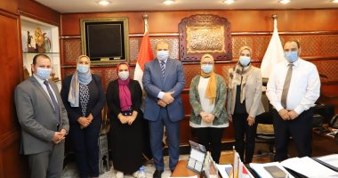 وزير القوى العاملة يلتقى ممثلى مبادرة "فتيات فى أدوار قيادية"
