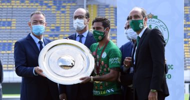 مراسم تتويج الرجاء بلقب الدورى المغربى قبل موقعة الزمالك.. فيديو