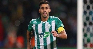 منافس الزمالك.. تحطيم سيارة قائد الرجاء بعد التتويج بالدوري المغربي