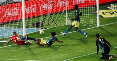 كولومبيا تخطف تعادلا ثمينا من تشيلي بتصفيات كأس العالم 2022.. فيديو