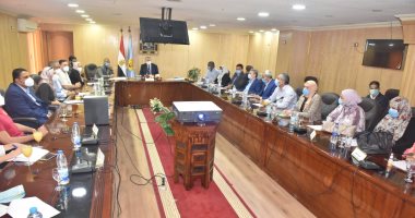 تعرف على اجتماع محافظ أسيوط لدراسة سبل تطوير المناطق العشوائية