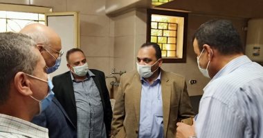 نائب رئيس جامعة بنها يتفقد تجهيزات المدن الجامعية لاستقبال الطلاب.. صور
