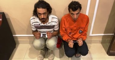 صور.. الأجهزة الأمنية تنجح فى القبض على قتلة فتاة المعادى.. المتهمان أبناء خالة ومسجلين خطر أحدهما من مصر القديمة والثانى من بولاق الدكرور.. كونا تشكيل عصابيا لخطف الحقائب بميكروباص بدون لوحات معدنية
