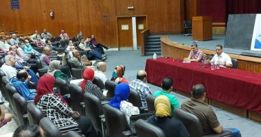 تعرف على اجتماع نائب رئيس جامعة أسيوط إستعداداً للعام الجامعى الجديد