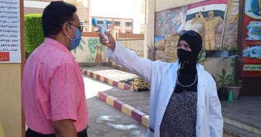 توزيع الكتب الدراسية و أجهزة التابلت على الإدارات التعليمية بدمياط