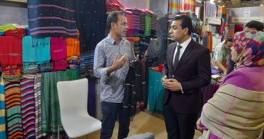  نائب محافظ قنا يتفقد منتجات صناعة الفركة المشاركة فى معرض "تراثنا"  .. صور 