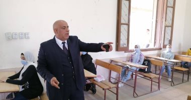 مديرية تعليم الجيزة تسلم 64790 جهاز تابلت لطلاب الصف الأول الثانوى.. صور