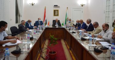 محافظ الجيزة يوجه بإنهاء مشروعات مياه الشرب والصرف الصحى