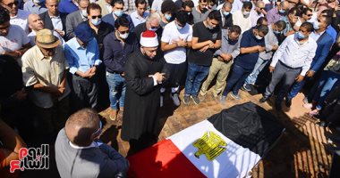 نجوم الفن يشيعون النجم الراحل محمود ياسين لمثواه الأخير