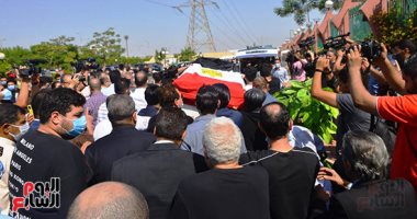 تشييع جنازة الفنان الراحل محمود ياسين اليوم من مسجد الشرطة بالشيخ زايد