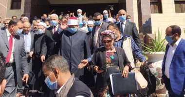 وزير الأوقاف يؤكد لأئمة السويس بناء وافتتاح 3600 مسجد فى 6 سنوات.. صور