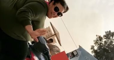 شاهد جرار يسحب ويزو أثناء ركوبها على الجت سكى.. فيديو وصور