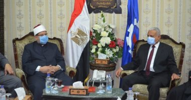 محافظ السويس يشيد بجهود وزارة الأوقاف فى الدعوة وعمارة المساجد.. صور