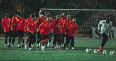 تركيز وتفاؤل على وجوه لاعبى الأهلى قبل مواجهة الوداد بدورى الأبطال.. فيديو