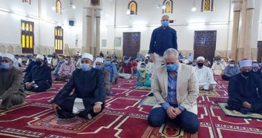 رئيس القطاع الدينى بالأوقاف يشيد بالتزام المصلين بالإجراءات الاحترازية