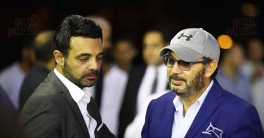 شريف منير وكمال أبو رية ومحمد الشرنوبى يقدمون العزاء لأسرة محمود ياسين "صور"