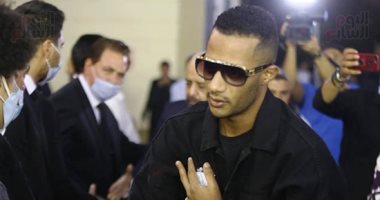 محمد رمضان ومحمود حميدة وإلهام شاهين فى عزاء محمود ياسين "صور"