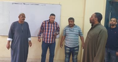 رئيس مدينة إدفو بأسوان يتفقد المدارس للتأكد من استعدادها للعام الدراسى الجديد