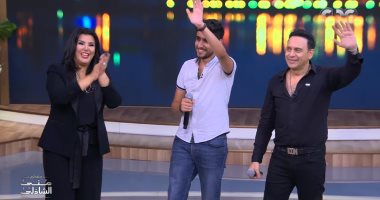 مصطفى قمر يخوض تجربة التيك توك مع ابنه تيام لأول مرة ببرنامج معكم