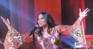 الفنانة الإماراتية أحلام تتألق فى حفل غنائى بسلطنة عمان.. فيديو وصور