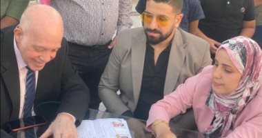 رئيسة المجلس القومى للمرأة تحضر عقد قران على يد "مأذونة".. صور
