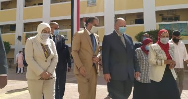 محافظ القاهرة يتفقد المدارس ويشدد على الالتزام بإجراءات الوقاية.. صور