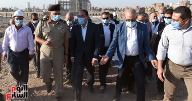 رئيس الوزراء يزور مشروع تطوير العشوائيات وتوفير إسكان بديل بمنطقة الخيالة