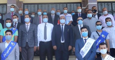 رئيس جامعة جنوب الوادى يؤكد طبقنا الإجراءات الوقائية لحماية الطلاب من كورونا