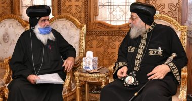 البابا تواضروس الثانى يبحث الأمور الرعوية مع أسقف دير مواس ودلجا