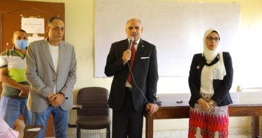 صور.. رئيس جامعة الأقصر  بتفقد انطلاق أول أيام الدراسة بكليات الجامعة