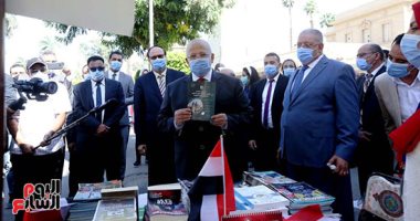 رئيس جامعة القاهرة للطلاب: المرحلة الجامعية تحدد مكانتكم بالمجتمع 