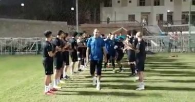 لاعبو المقاولون ينظمون ممرا شرفيا للنحاس والجهاز الفنى.. فيديو