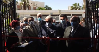محافظ السويس ورئيس "مياه القناة" يفتتحان أعمال تجديد محطتى صرف صحى.. صور