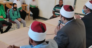وعاظ وواعظات الأزهر يجوبون المدارس ضمن حملة "بالعلم نرتقى".. صور