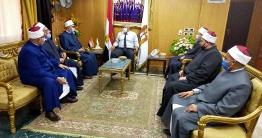 محافظ الوادى الجديد يشيد بدور رجال الأزهر ويرفض التقليل من المؤسسات الوطنية