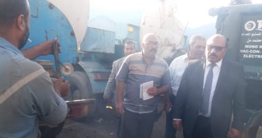 رئيس "مياه القناة" يتفقد سيارات ومعدات التعامل السريع مع السيول بالسويس..صور