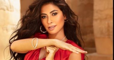 روبى مدرسة موسيقى فى فيلم "برة المنهج" مع ماجد الكدوانى