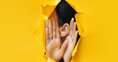 هل يمكن أن يتأثر سمعك بفيروس كورونا؟ نصائح للحفاظ على الأذنين خلال الجائحة