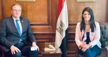 رانيا المشاط تبحث تعزيز التعاون مع المنسق المقيم للأمم المتحدة في مصر.. صور