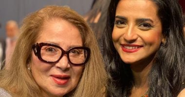 أحدث ظهور للفنانة بوسي بعد حضورها عرض مسرحية "سينما مصر"