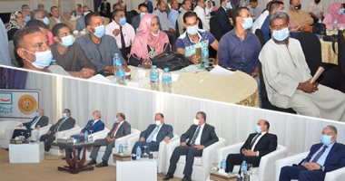 القرى الأكثر فقرًا تجنى ثمار مبادرة "حياة كريمة".. وزير التنمية المحلية و7 محافظين يستمعون لمقترحات وآراء المواطنين فى حوار مفتوح.. الأهالى: السيسى أوفى بوعده والمبادرة أنهت سنوات من المعاناة.. صور