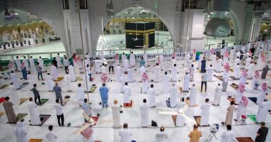 المسجد الحرام يستقبل المعتمرين بالمرحلة الثانية للعمرة.. المملكة ترفع جاهزيتها لاستقبال 800 ألف معتمر.. السماح بالصلاة في الروضة الشريفة والمسجد النبوي..وإجراءات احترازية مشددة لحماية ضيوف الرحمن من كورونا..صور