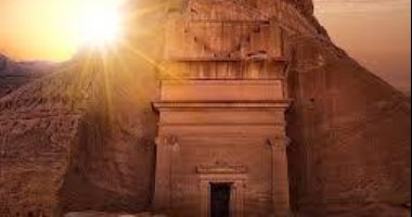 السعودية تسمح بالرحلات السياحية والتخييم بمنطقة العلا الأثرية لأول مرة منذ كورونا