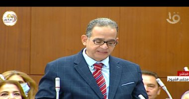 النائب طارق عبدالعزيز يؤدى اليمين الدستورية بالجلسة الافتتاحية لمجلس الشيوخ