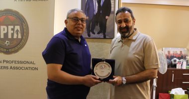 جمعية المحترفين تكرم خالد عيد بعد صعود غزل المحلة للممتاز.. صور