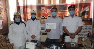 الشرطة فى خدمة الشعب.. الداخلية تسدد المصروفات المدرسية لطلاب الأسر الأكثر احتياجا.. توفير المستلزمات المدرسية بأسعار مخفضة بمنافذ الوزارة.. ومبادرة "كلنا واحد" تسهم فى تخفيف العبء عن كاهل المواطنين.. صور
