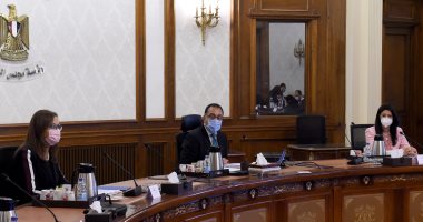 الحكومة تعلن تخفيض المصروفات الدراسية للطلاب الوافدين ببعض الجامعات