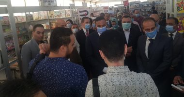 محافظ الدقهلية وهيثم الحاج يفتتحان معرض الكتاب في المنصورة.. صور